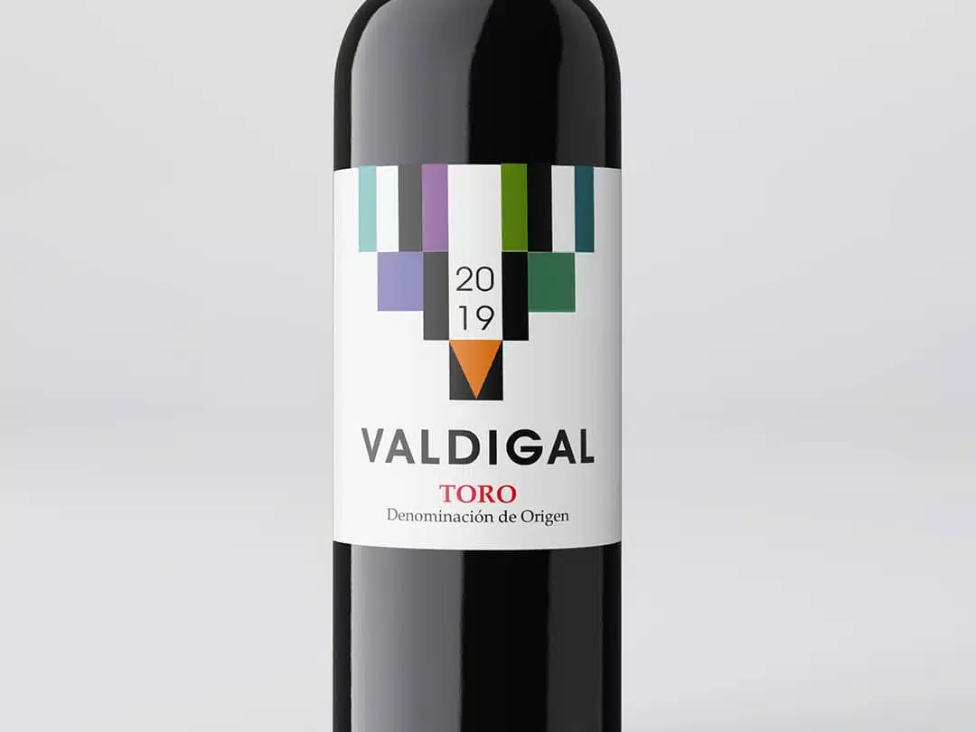 Diseño de packaging y etiqueta para vino Valdigal - La Fazctoria Diseño de etiqueta de vino para Valdigal D.O. Toro realizado por La Fazctoria